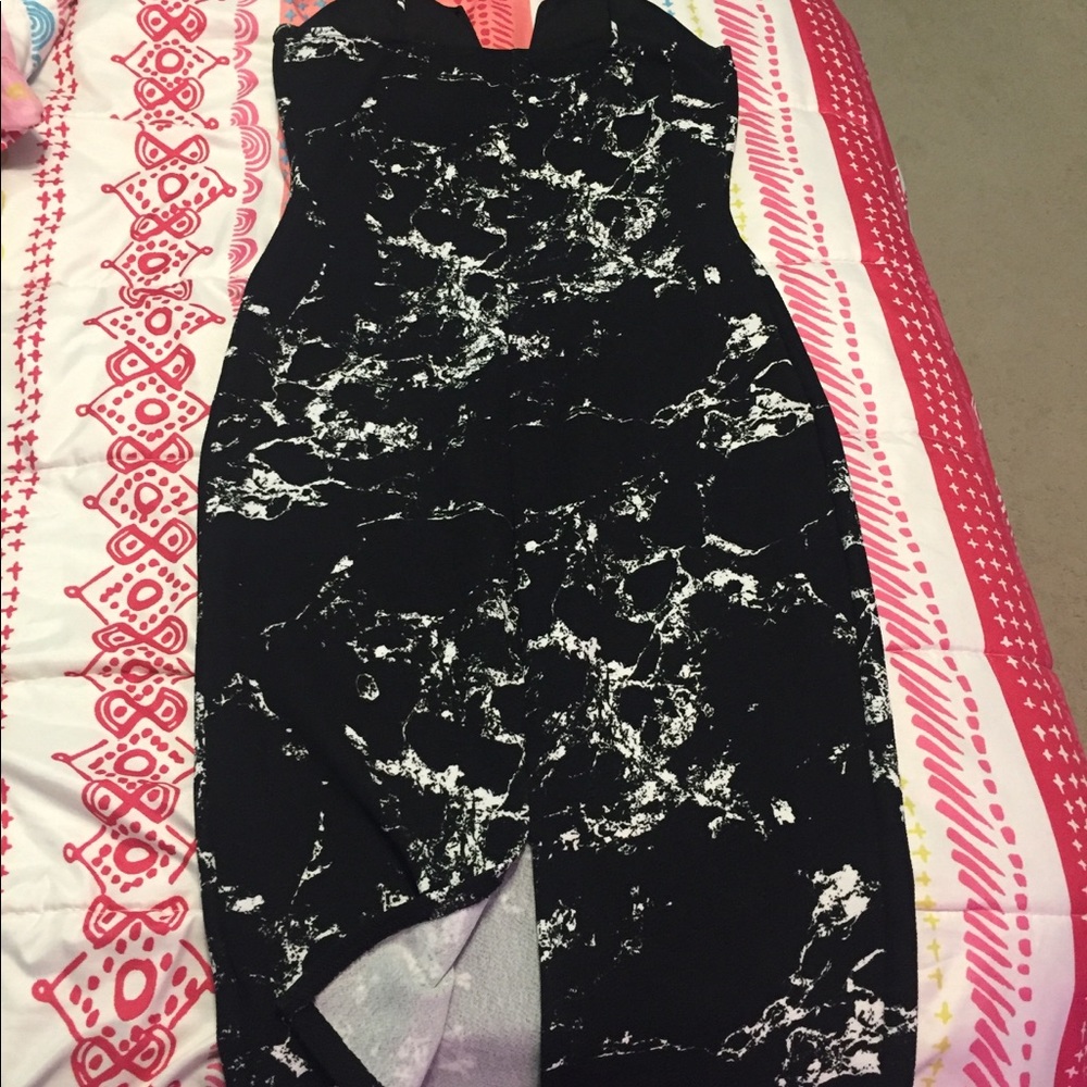 Charlotte Russe Black Marble Midi Dress - Picture 2 of 3